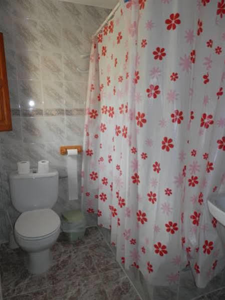 Hostal El Portalico Linares de Mora Esterno foto