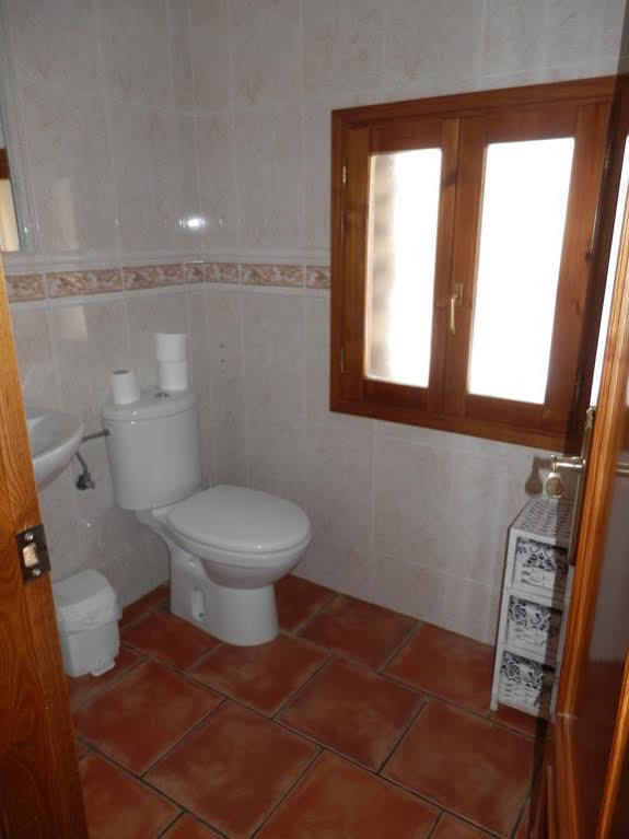 Hostal El Portalico Linares de Mora Esterno foto