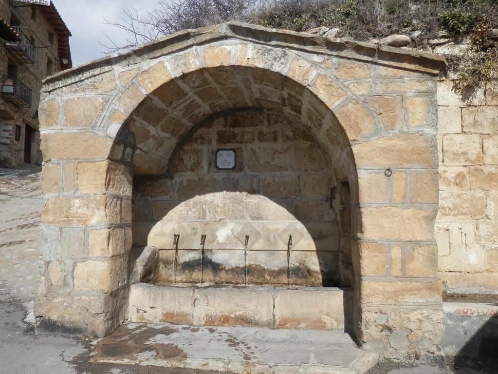 Hostal El Portalico Linares de Mora Esterno foto