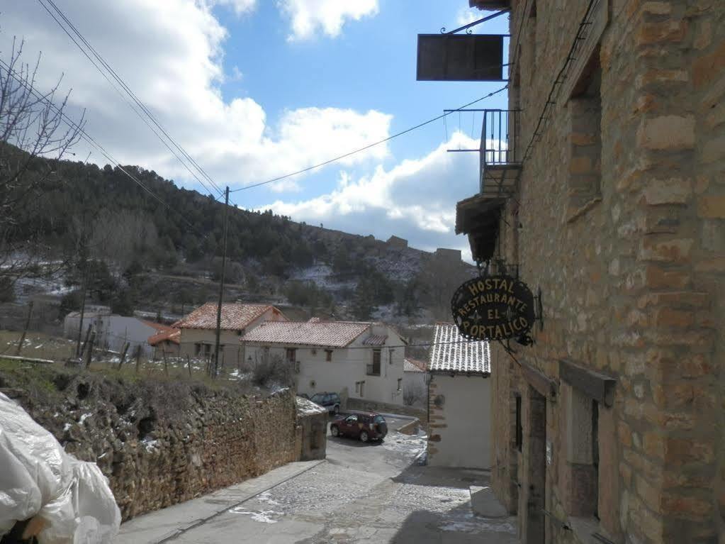 Hostal El Portalico Linares de Mora Esterno foto