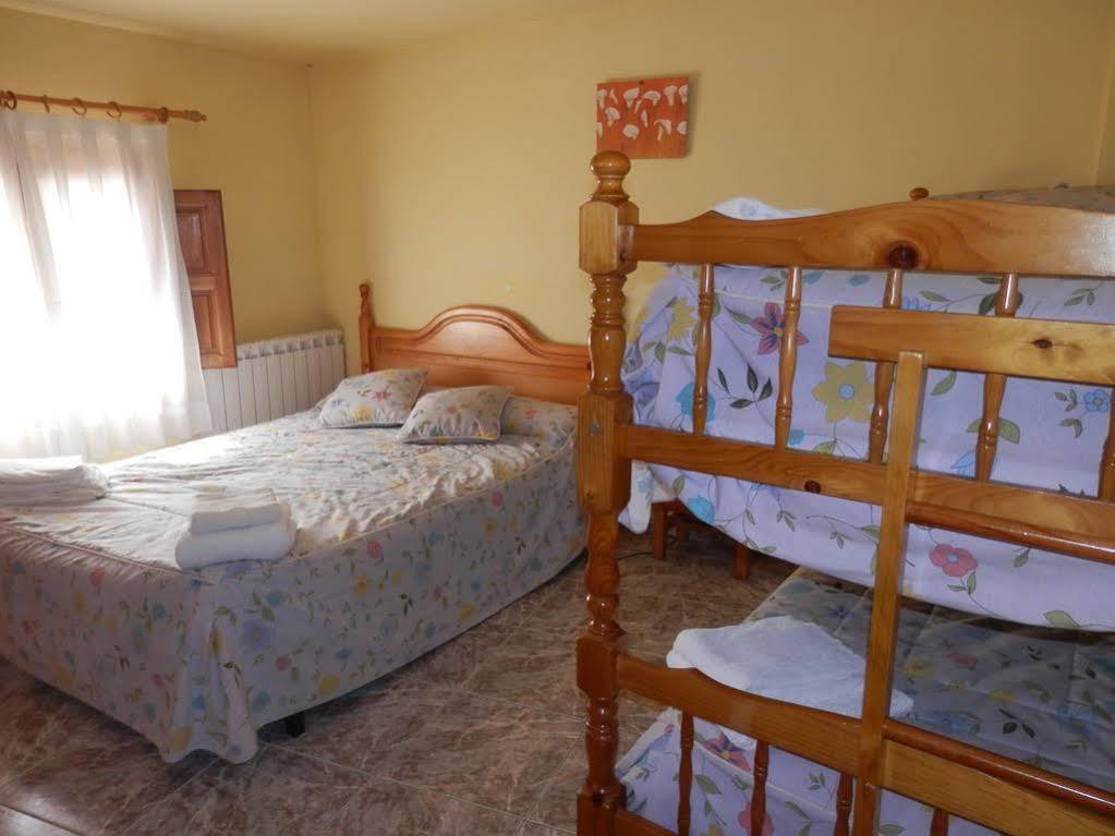 Hostal El Portalico Linares de Mora Esterno foto