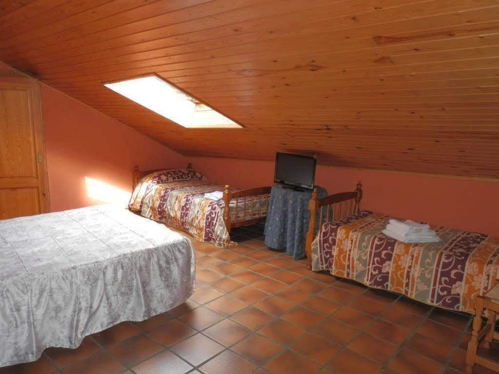Hostal El Portalico Linares de Mora Esterno foto