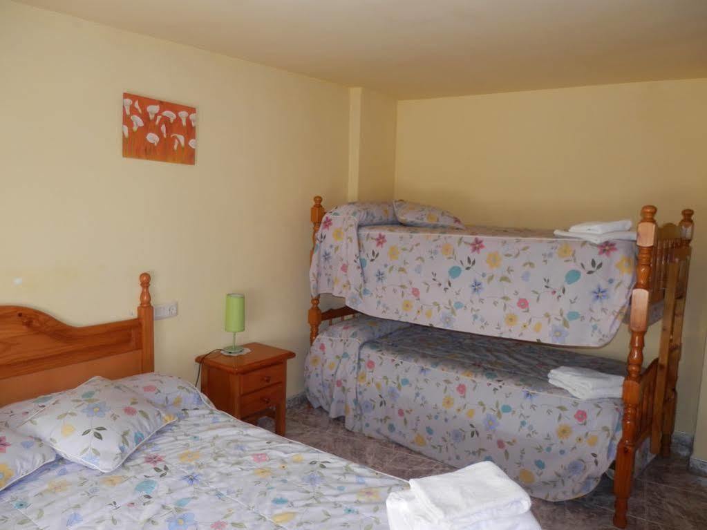 Hostal El Portalico Linares de Mora Esterno foto